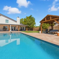 Mesa Family Retreat * Pool * Yard * Pet Friendly