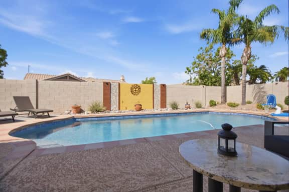 Red Mountain Home with Two Master Suites - Image 3