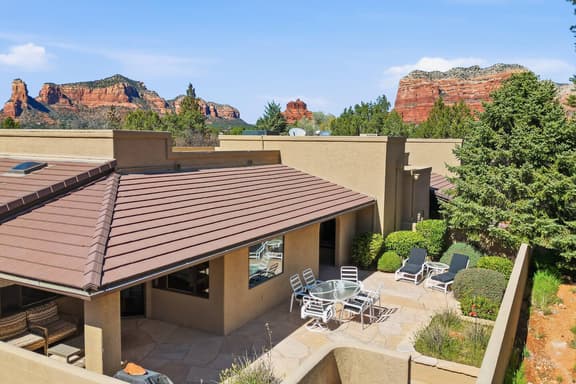 Sedona Townhome • Pool, Golf & Star Gazing